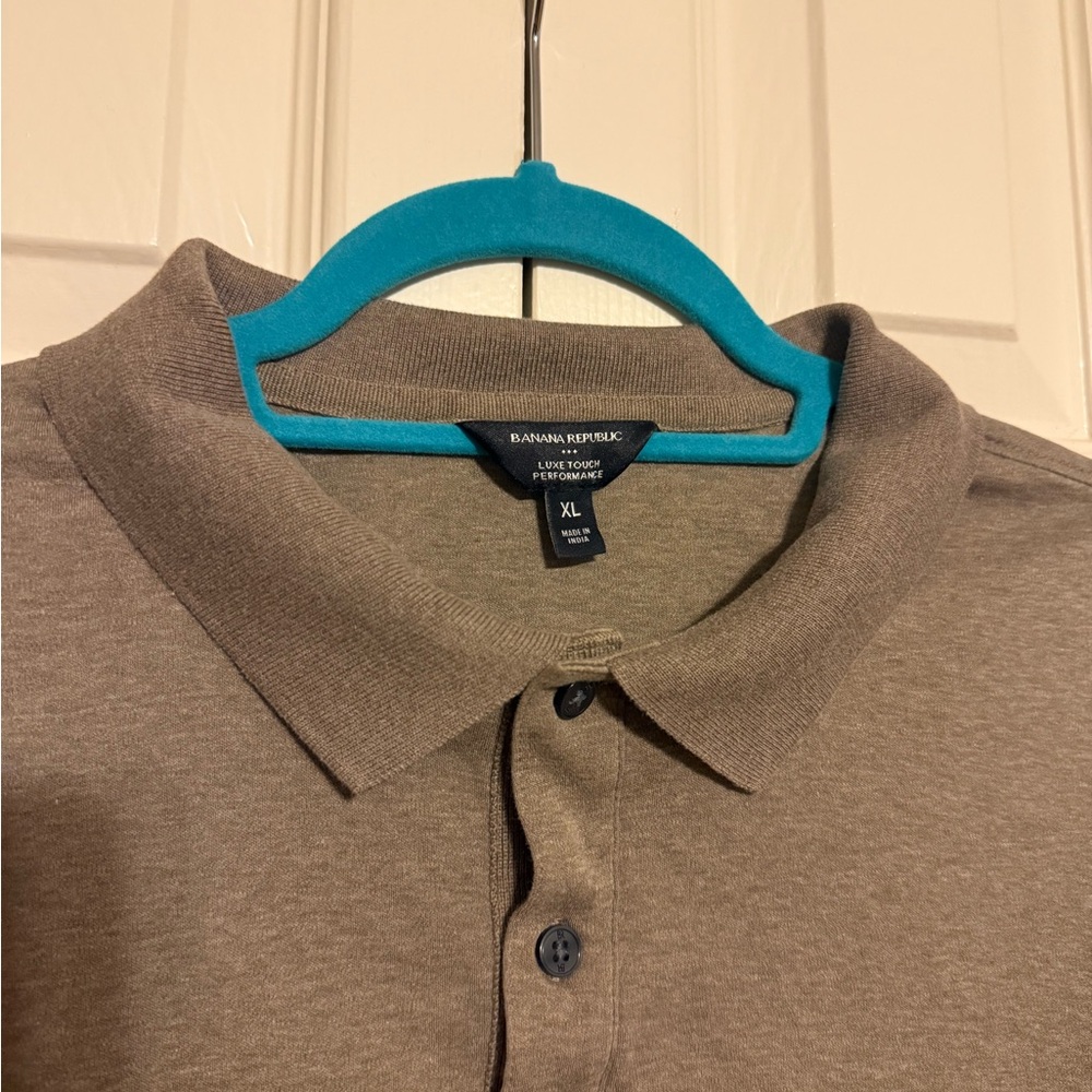 Banana Republic Men’s LUXE TOUCH POLO - Size XL. Color - Mocha Latte Heather.